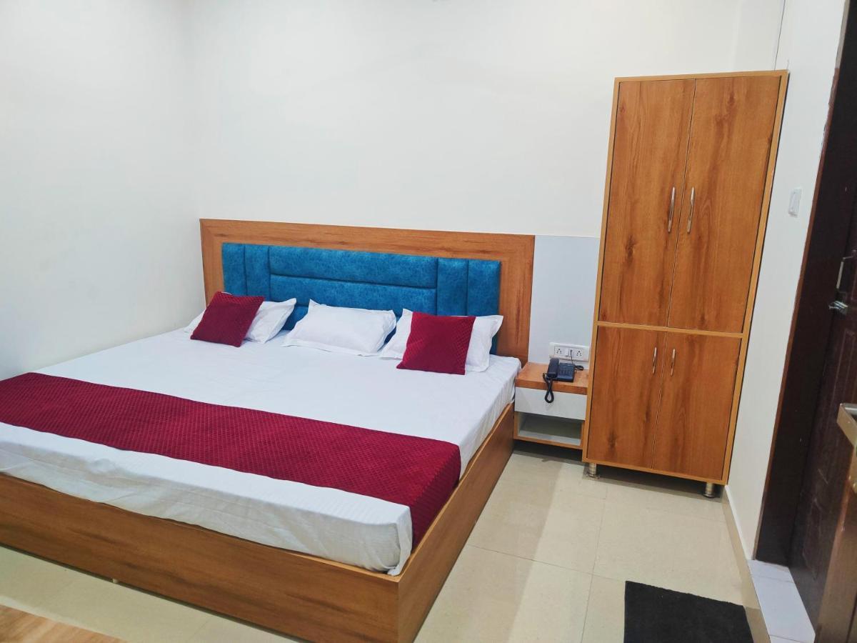 Hotel Raj - Near Railway Station 哈里瓦 外观 照片