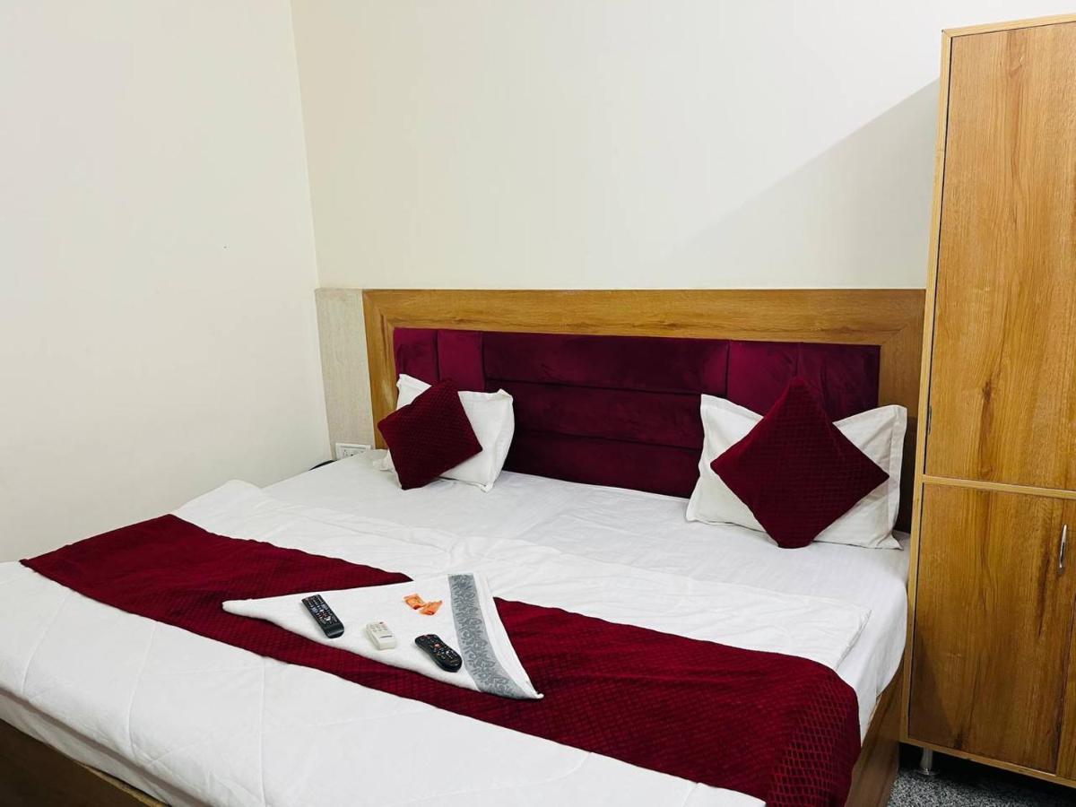 Hotel Raj - Near Railway Station 哈里瓦 外观 照片