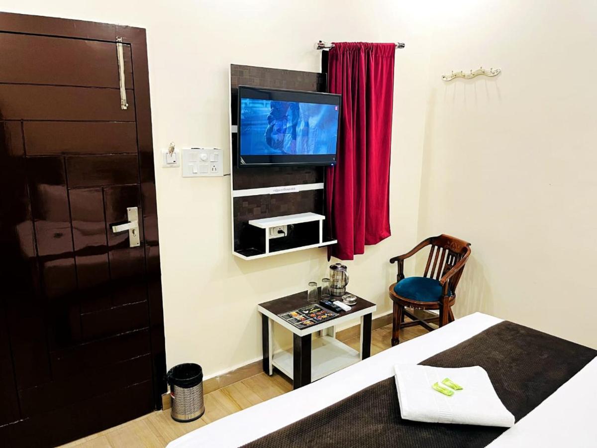 Hotel Raj - Near Railway Station 哈里瓦 外观 照片